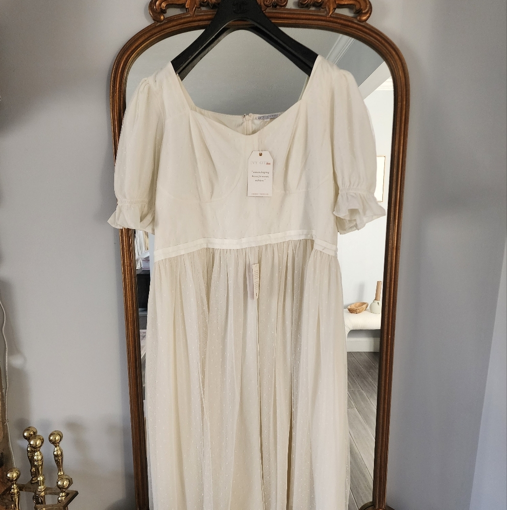 Ivy City Co Ballerina Dress In White - Picture 4 of 9